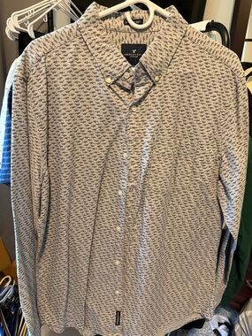 American Eagle Outfitters Men’s Light Gray Patterned Button-Down Shirt